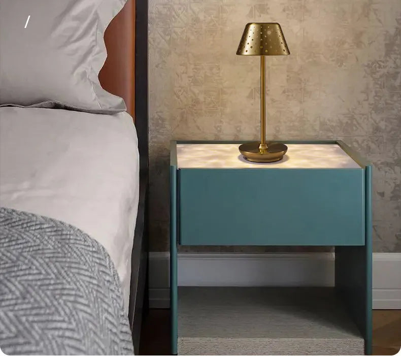 LuxeGlow – Draagbare LED Tafellamp voor Moderne Interieurs