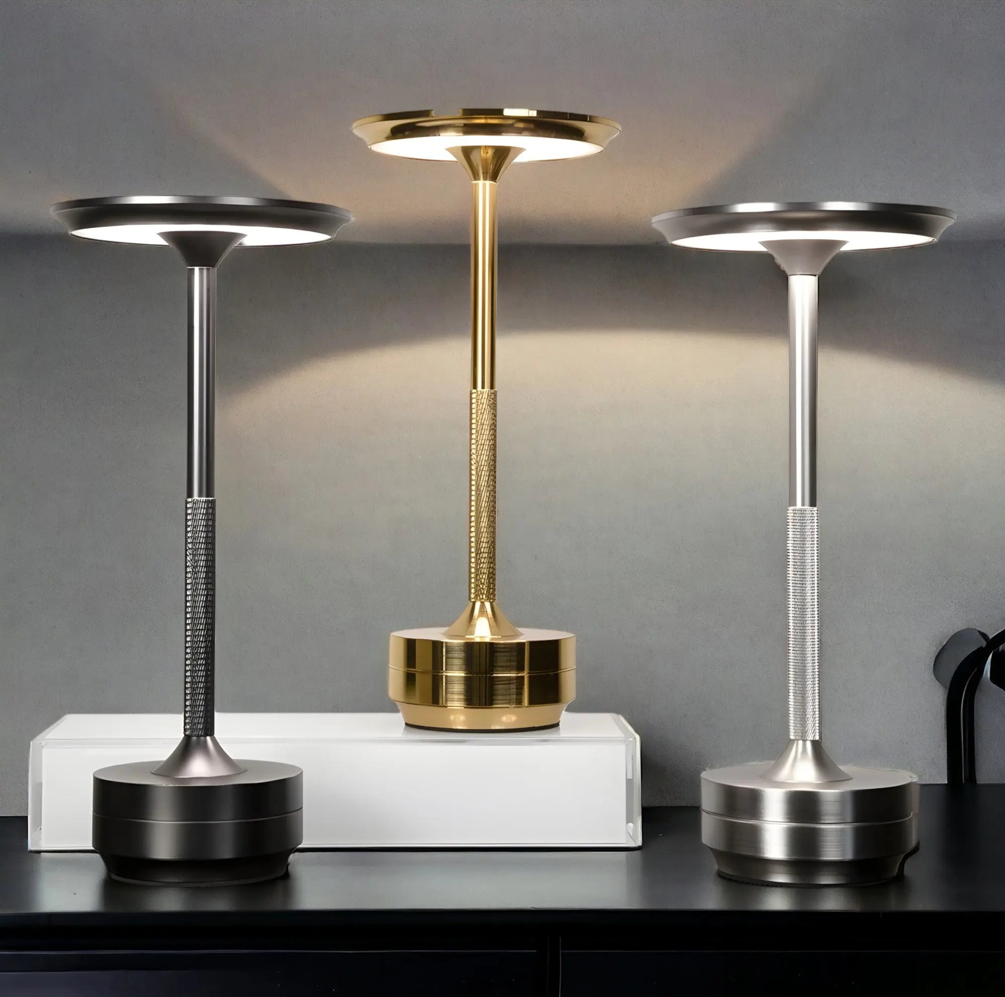 Elegante Draadloze Tafellamp met Touchbediening en Veranderlijke Lichtkleuren