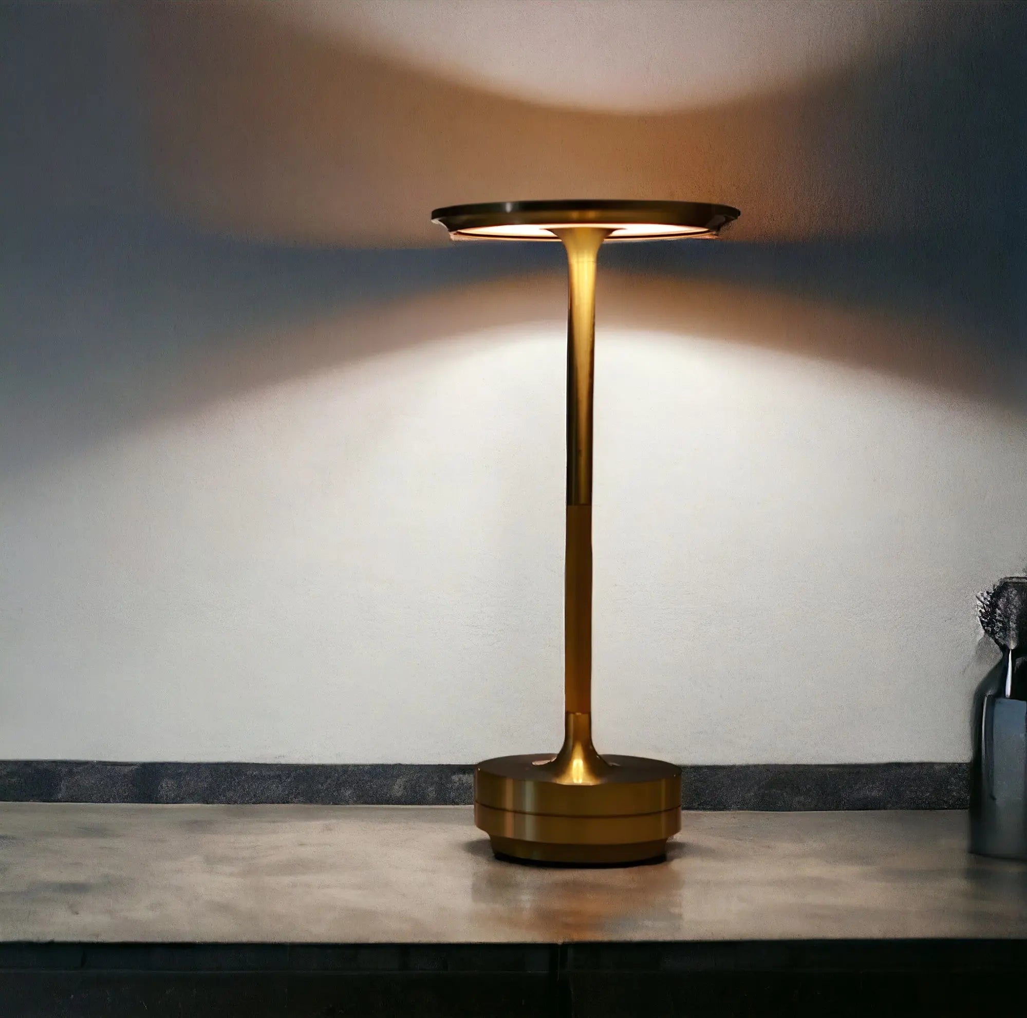 Elegante Draadloze Tafellamp met Touchbediening en Veranderlijke Lichtkleuren