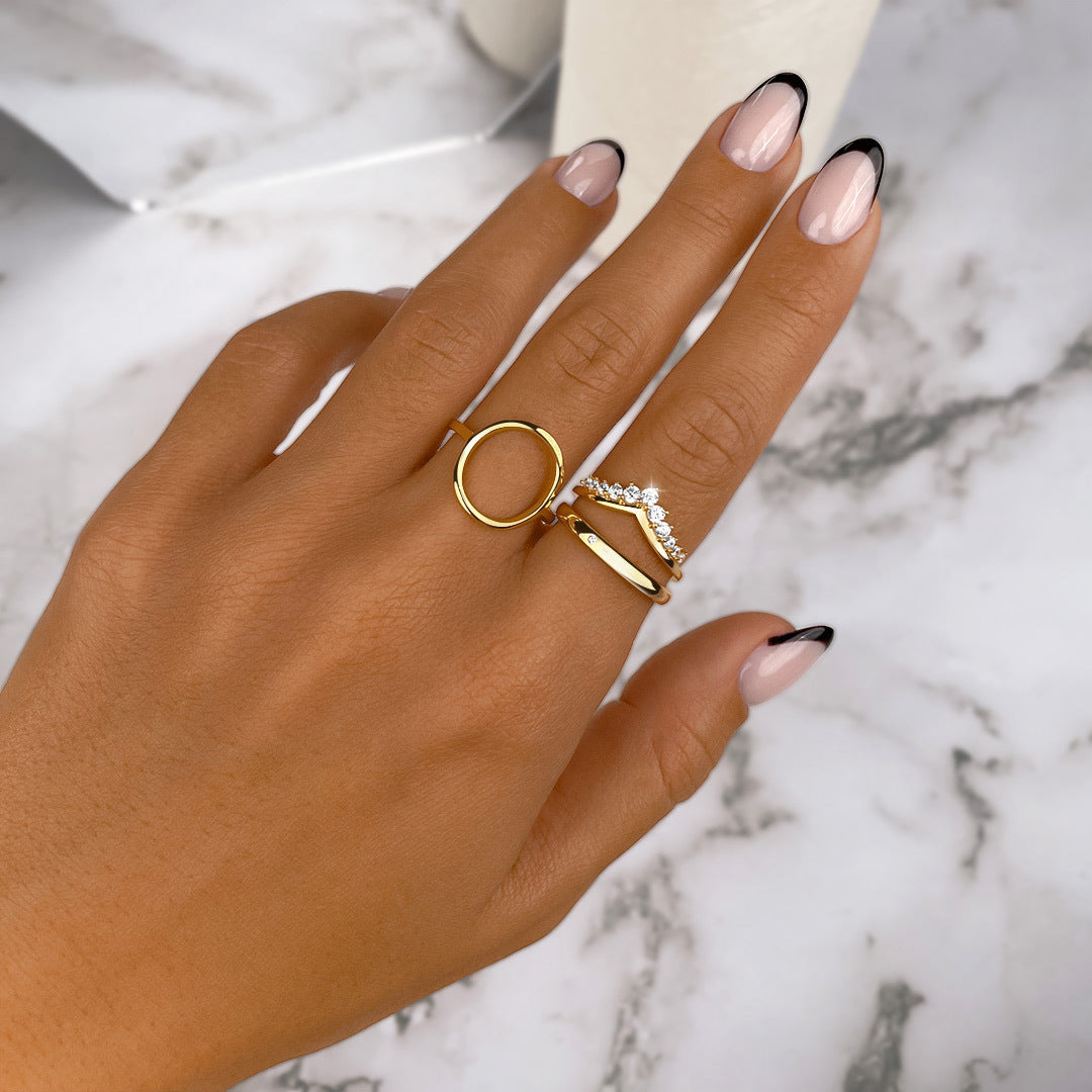 Allegra Zirkonia Crown Ring - A Touch of Elegance