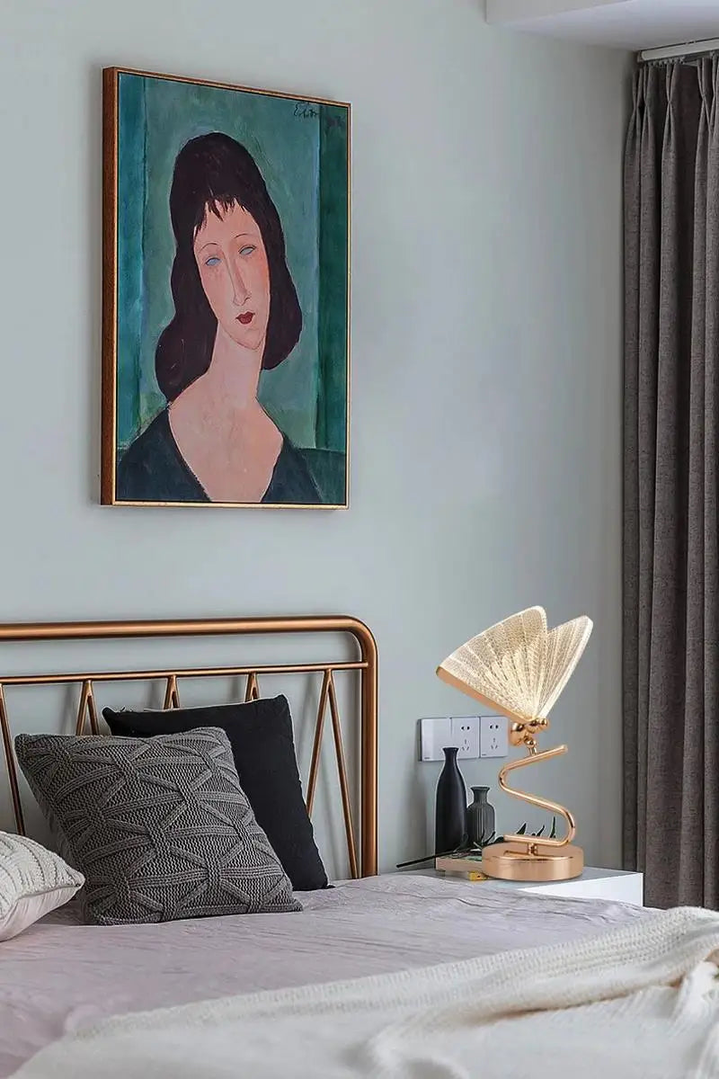 Luxe Vlinderlamp met Warm Sfeerverlichting – Elegante Accentuering