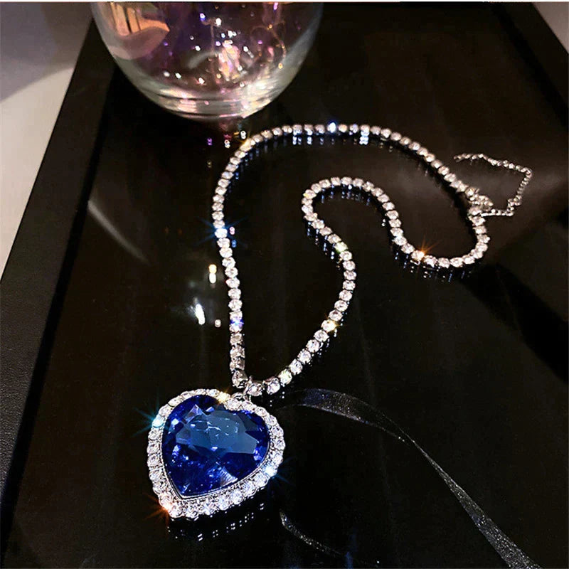 Verleidelijke Blauw Kristal Hartketting | Tijdloze Elegantie en Stijl