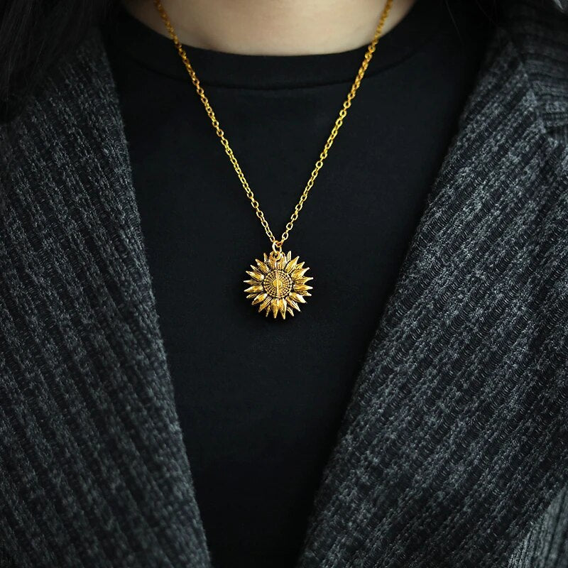 SunBlossom Necklace - Elegante Zonnebloem Medaillon