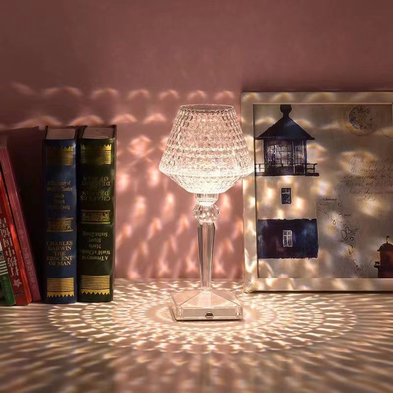 Liesbeth Crystal Lamp – Luxe Tafellamp met USB Oplaadfunctie