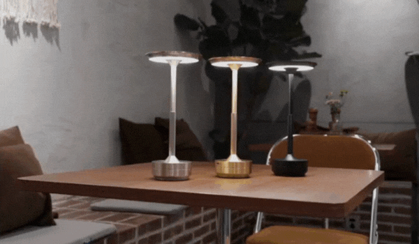 Elegante Draadloze Tafellamp met Touchbediening en Veranderlijke Lichtkleuren