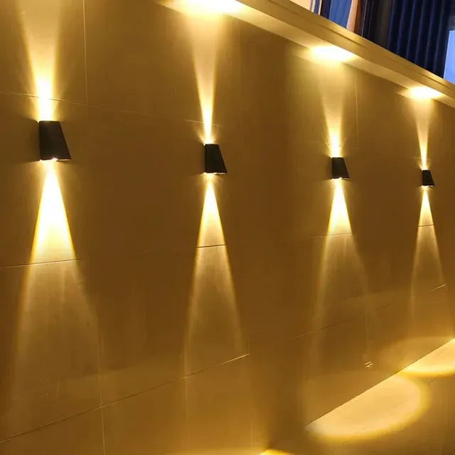 EcoSun Wandlamp – Zonne-energie Buitenlamp Weerbestendig en Compact