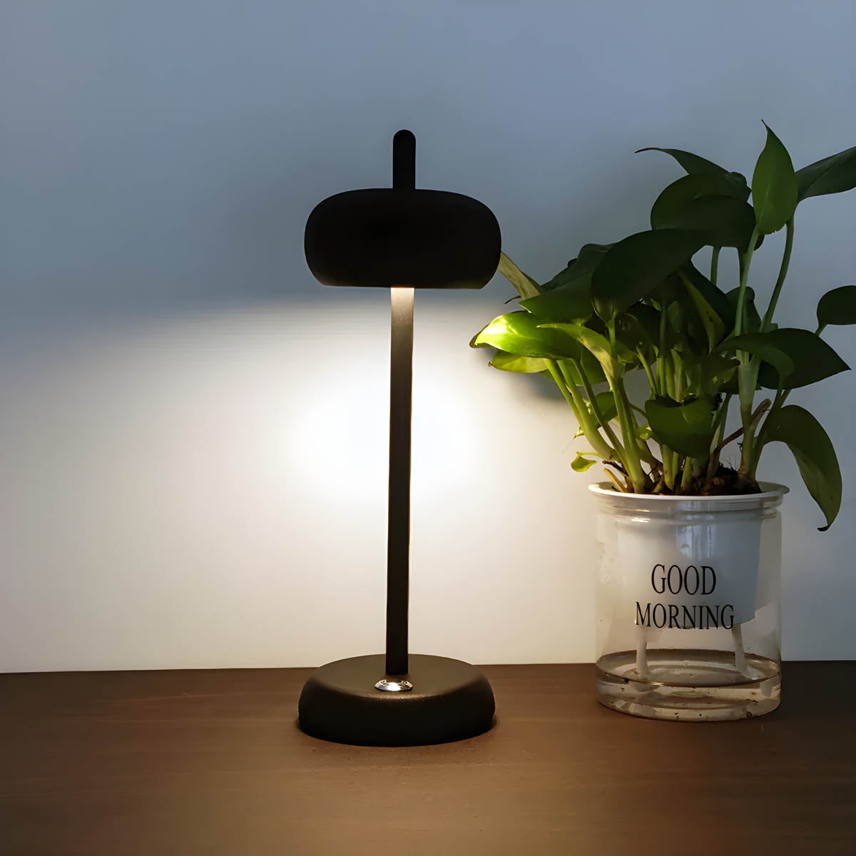 SleekGlow Table Lamp - Modern Design voor Verfijnde Interieurs