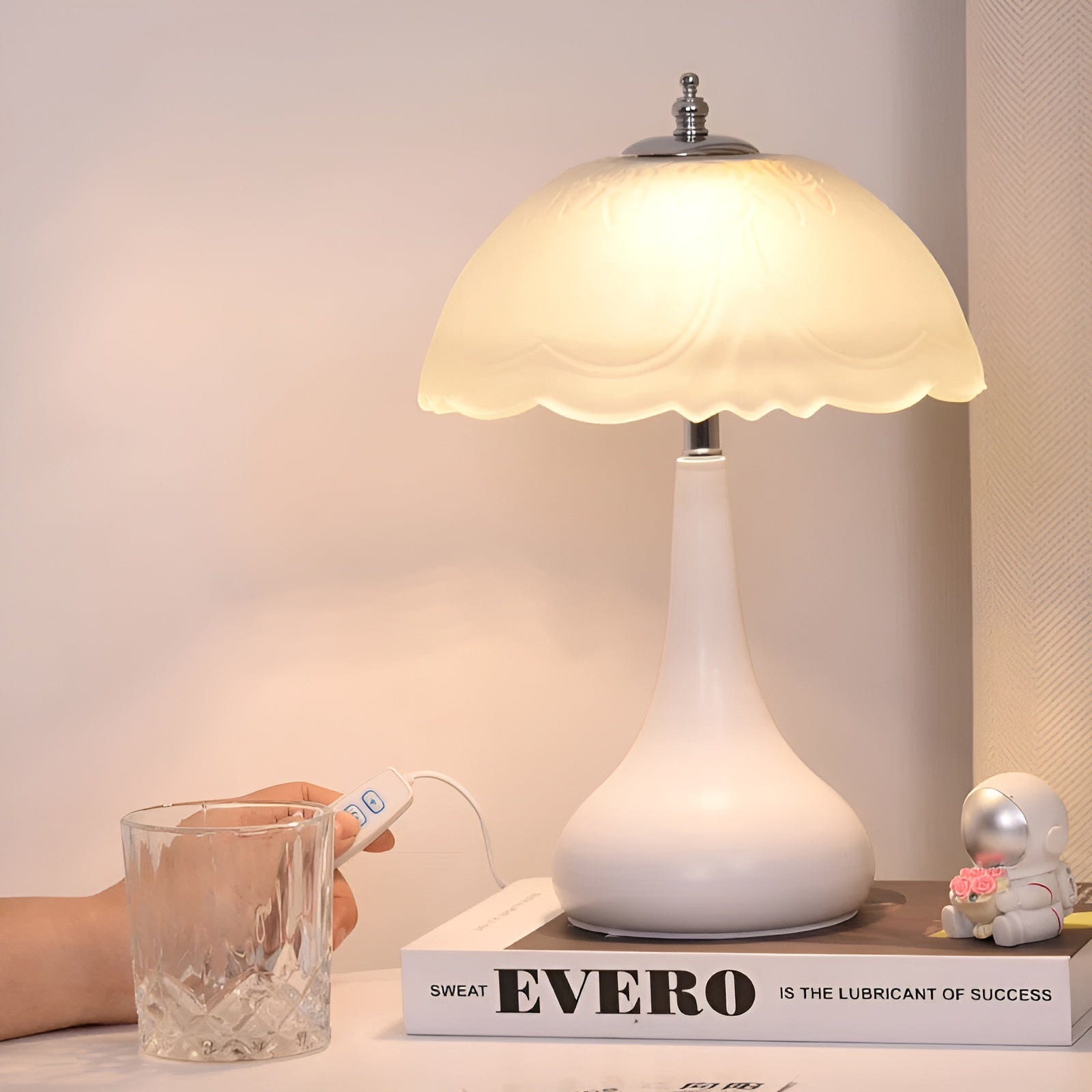 Eleganza Luxe Tafellamp – Tijdloze Paddenstoelvorm met LED Dimfunctie in Zachte Kleuren