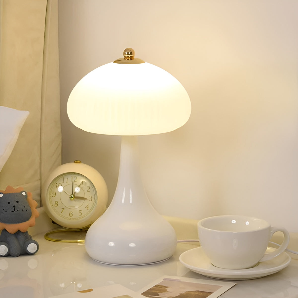 Eleganza Luxe Tafellamp – Tijdloze Paddenstoelvorm met LED Dimfunctie in Zachte Kleuren