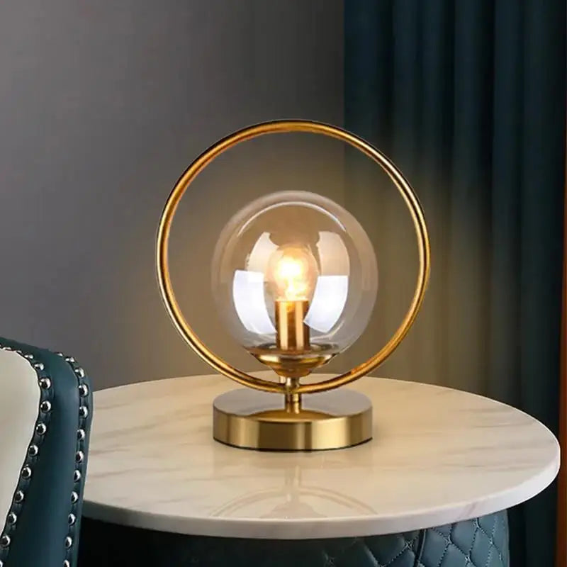 BallGlow - Luxe Glaslamp met Messing Accenten voor Modern Interieur