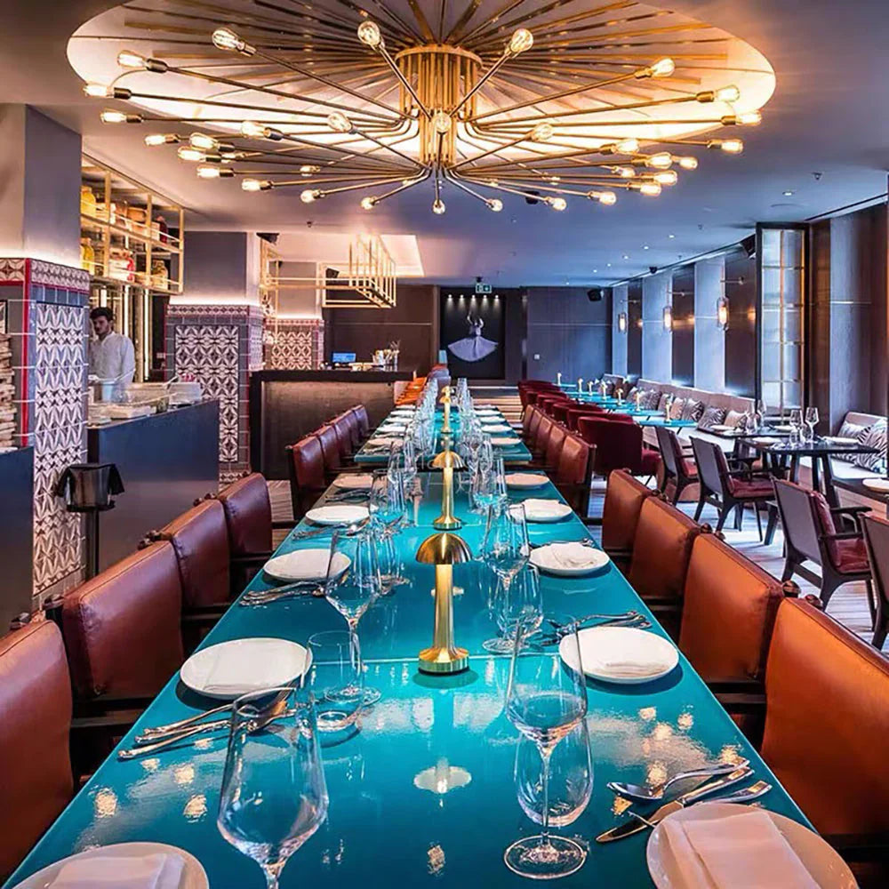 SleekGlow - Stijlvolle Moderne Tafellamp voor Interieur