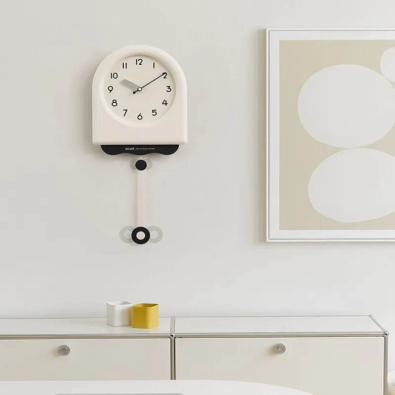CremePendulum Clock - Koreaanse Wandklok met Modern Design