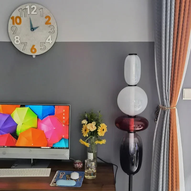 ChromaLuxe - Designer Vloerlamp met Kleuraccenten voor een Sprankelende Sfeer