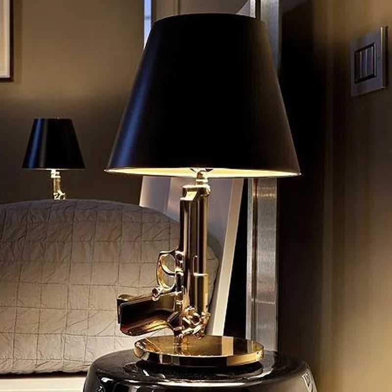 Artistic Glow – Innovatieve Pistoolvormige BureauLamp