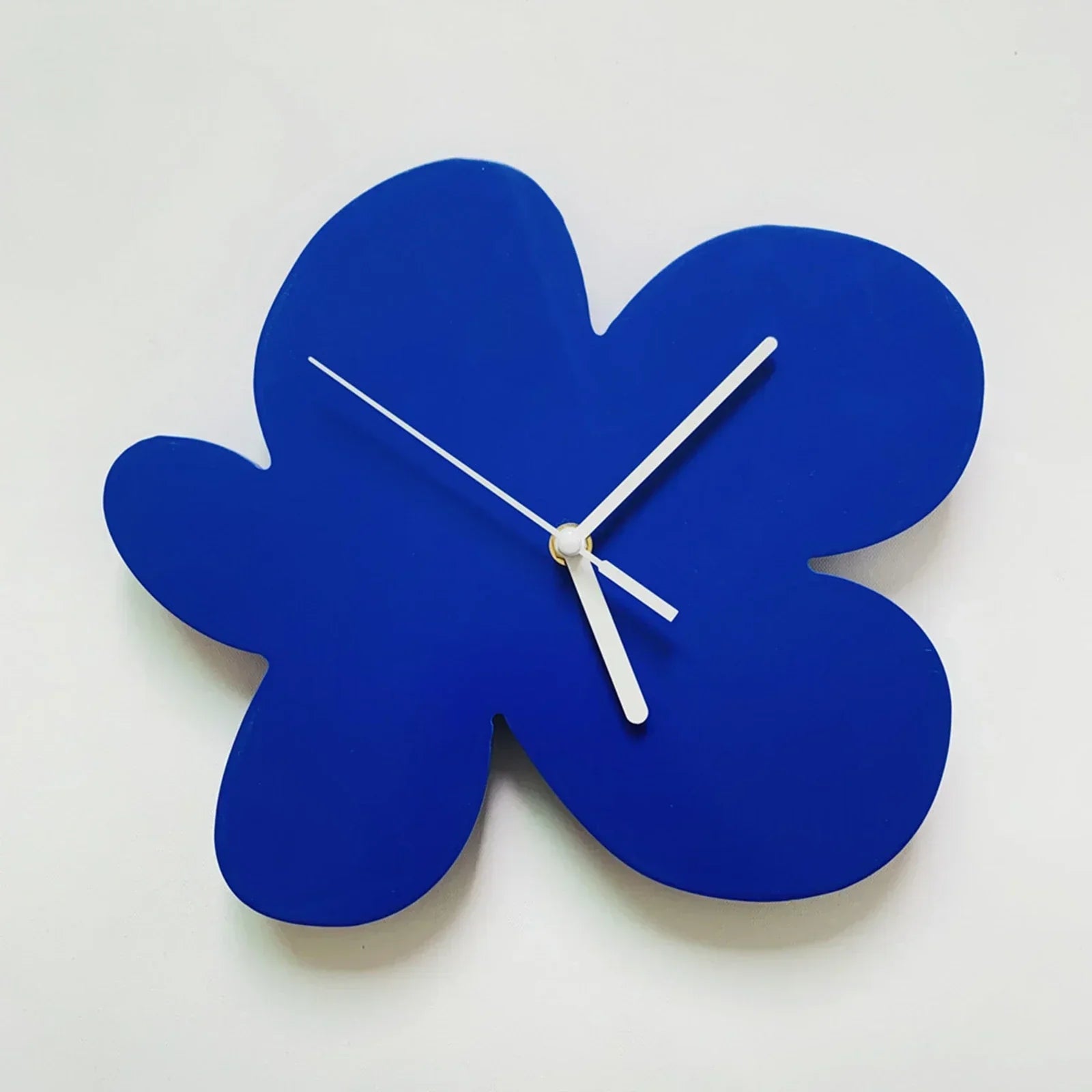 FloralTime – Elegante Bloemenhorloge voor je Interieur