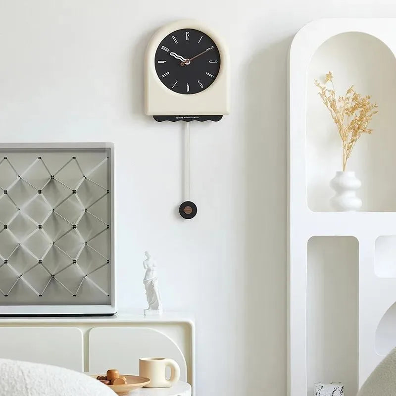 CremePendulum Clock - Koreaanse Wandklok met Modern Design