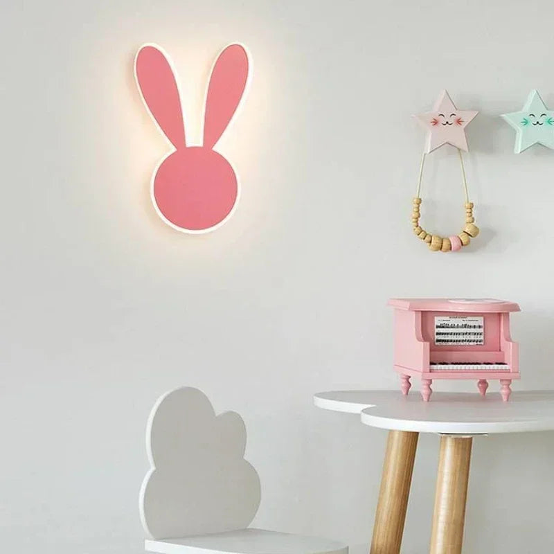 PinkRabbit - Speelse LED Wandlamp voor Kinderkamer