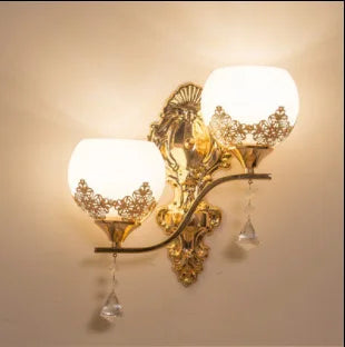 CrystalLuxe – Gouden LED Wandlamp voor Sfeervolle Verlichting