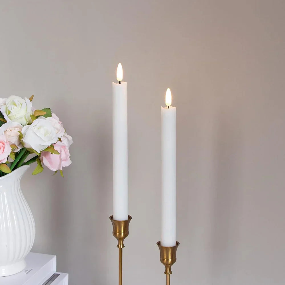 TaperFlame – Elegant Vlamloze LED Kaarsen Set van Twee