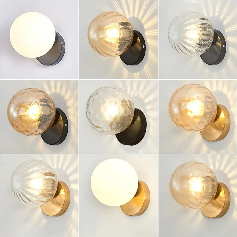 LuxeGlow - Stijlvolle Gouden Wandlamp met Glazen Bol