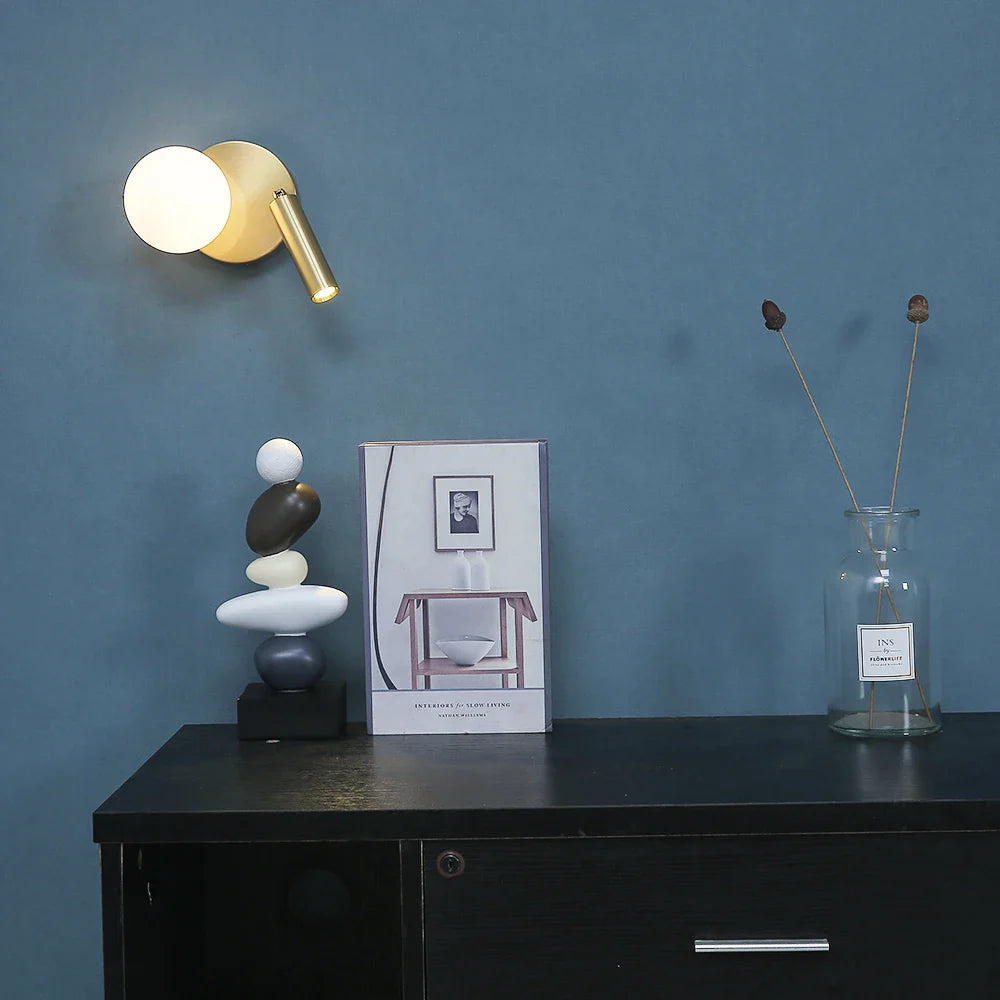 NordicLux - Rotating Glas LED Wandlamp voor Slaapkamer