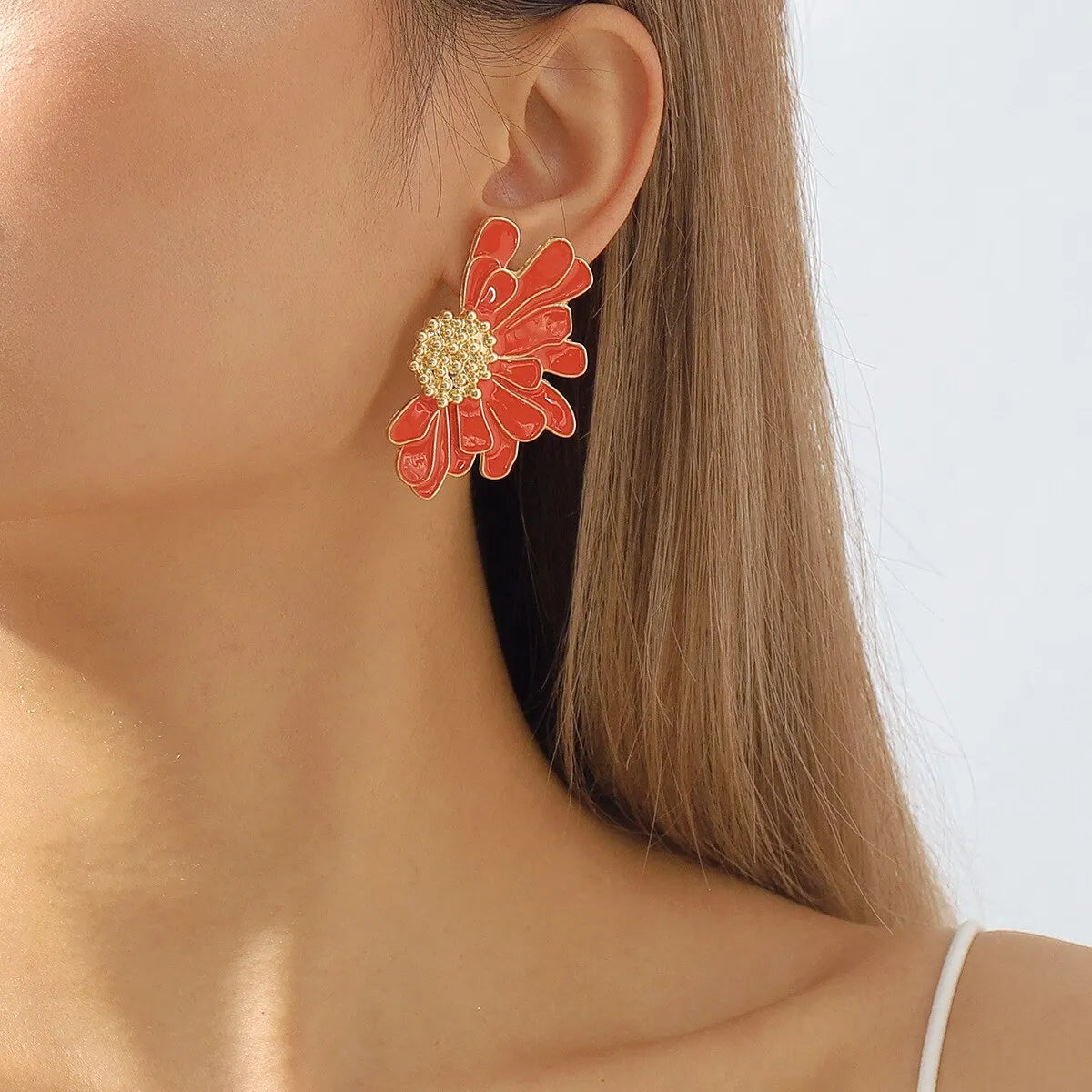 BloomGaze Earrings - Statement Gouden Bloemblaadjes Oorbellen