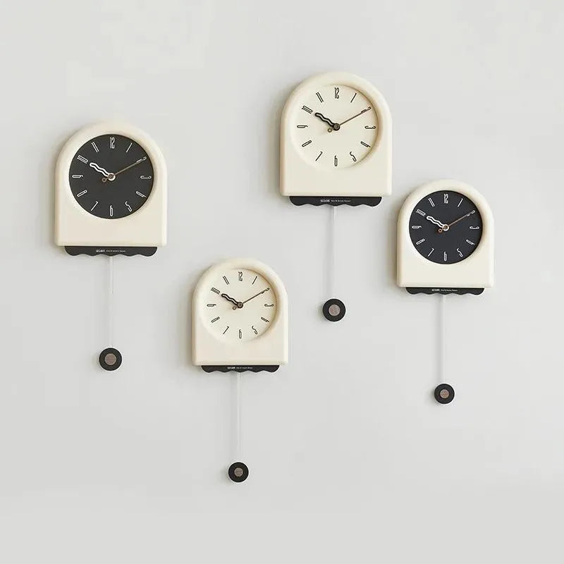 CremePendulum Clock - Koreaanse Wandklok met Modern Design