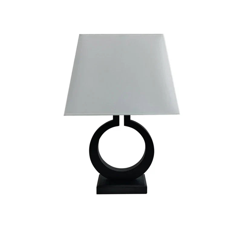 NordicGlow - Luxe Gouden Tafellamp voor Elegante Interieurs