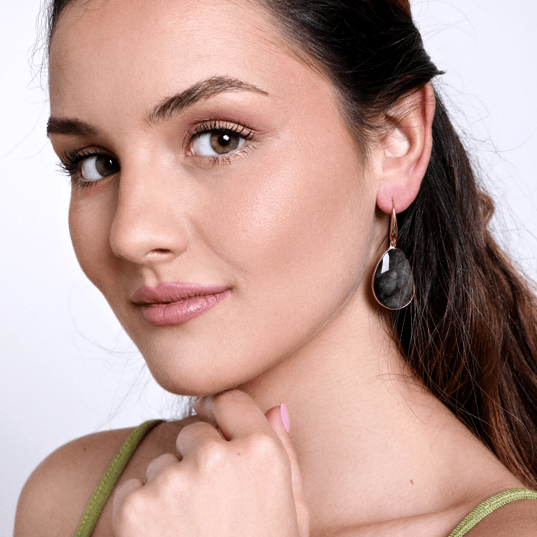 Labradorite Dream Earrings – Elegant Lunaris Sieraden