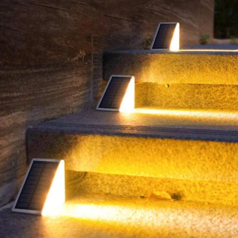 SolarGlow Light - Duurzame Zonne-Energie Trapverlichting