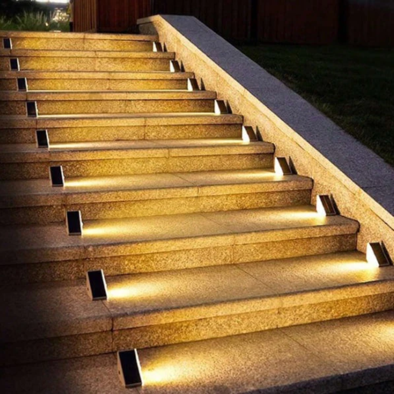 SolarGlow Light - Duurzame Zonne-Energie Trapverlichting