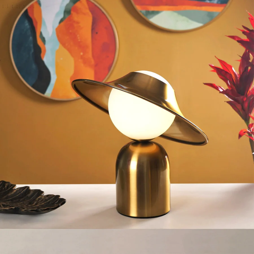 GoldAura Table Lamp - Elegante Gouden Verlichting voor Thuis