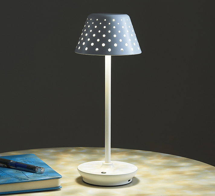 LuxeGlow – Draagbare LED Tafellamp voor Moderne Interieurs