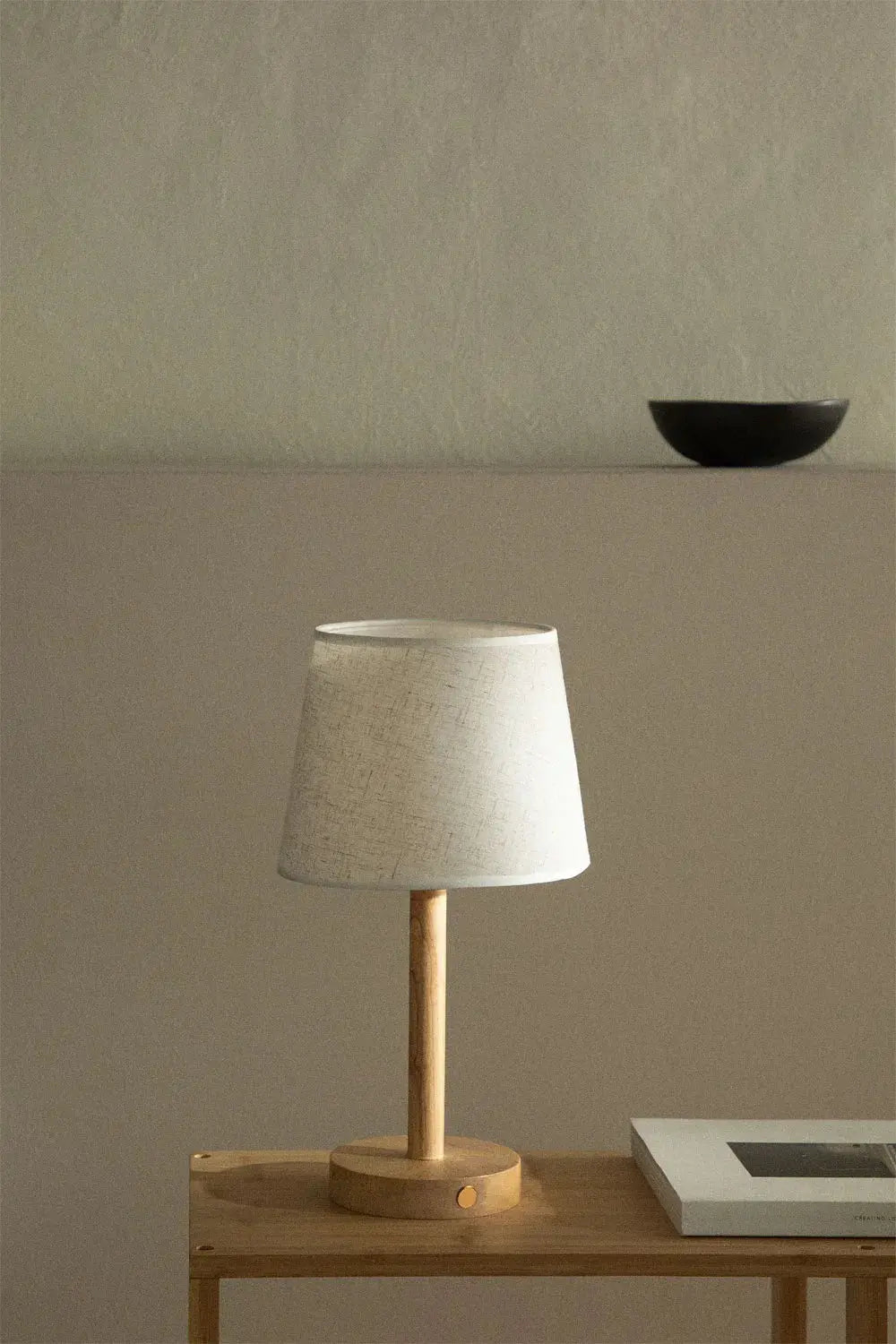 Houten LED Nachtlamp WoodGlow – Modern & Draadloos Verlicht
