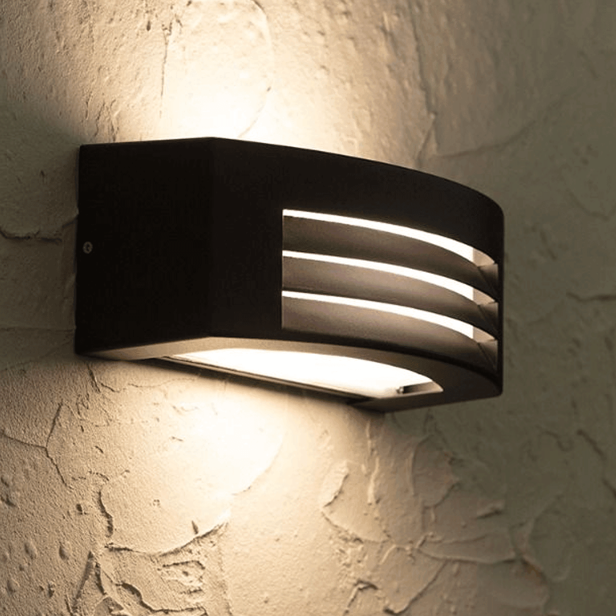 GardaOutdoor Light – Stoere Zwarte Wandlamp IP54