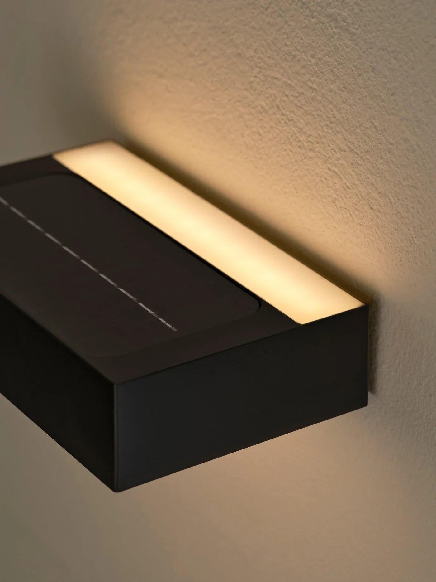 SolarGlow Outdoor Lamp – Draadloze LED Wandlamp met Sensor