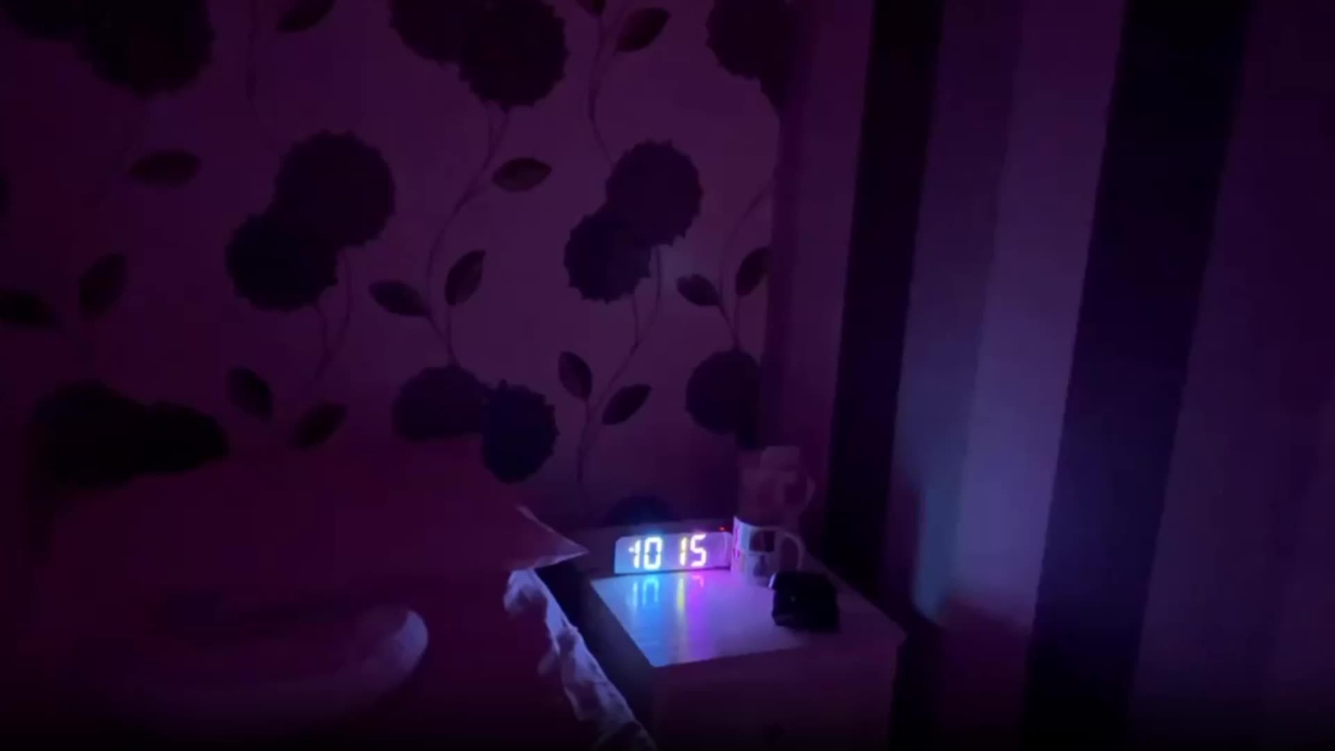 ProjectTime – Stijlvolle Digitale LED Wecker met Spiegel