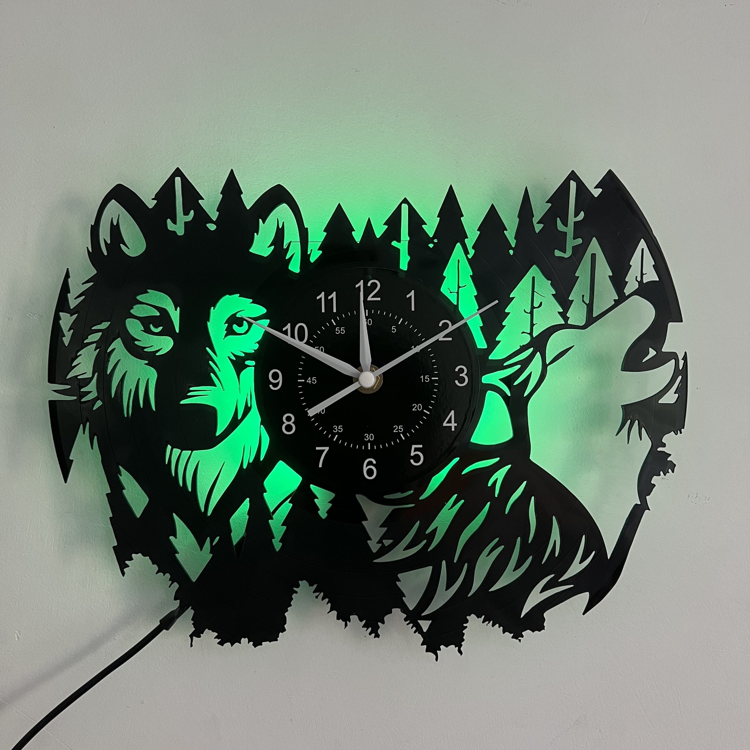 HuskyVinyl Clock – Rustieke Wandklok met Husky Design