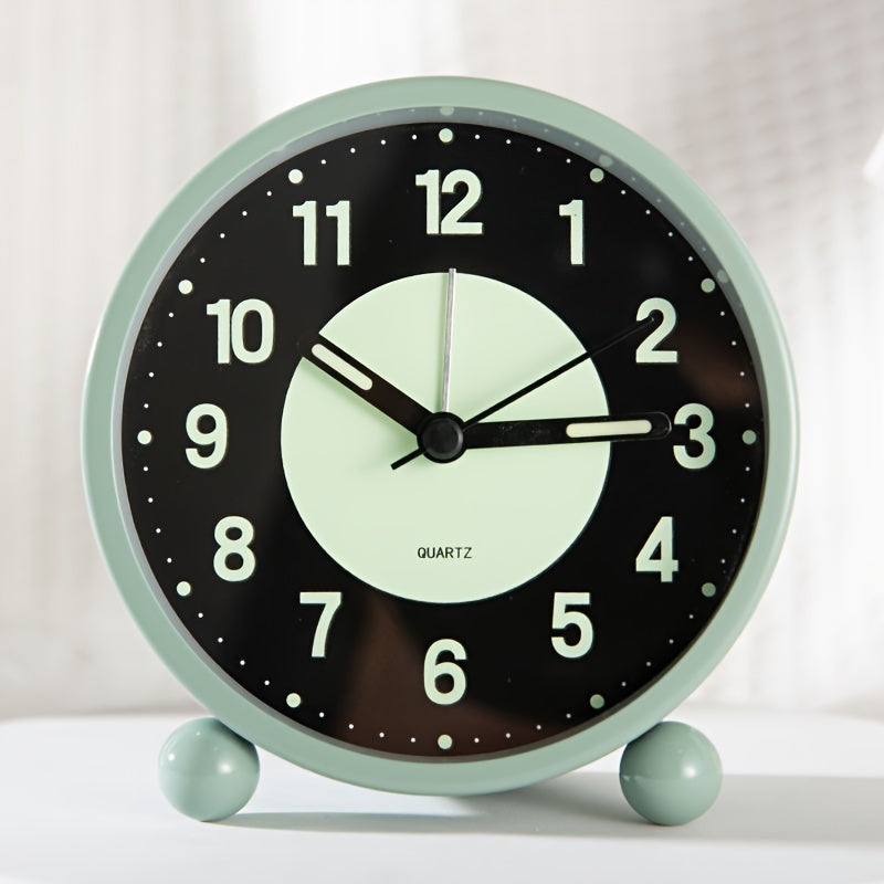 EleganceMetal Clock – Stijlvolle Metalen Wekker met Nachtlamp