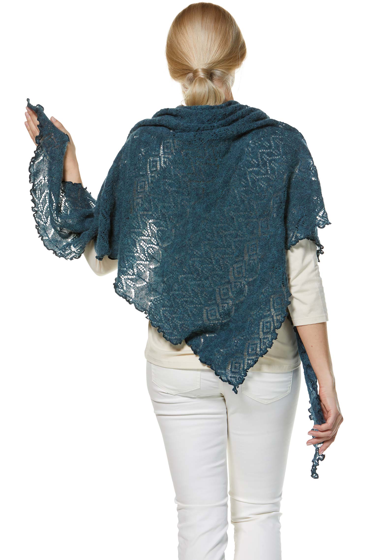 SoftWeave Scarf - Elegant Ajour Strick in Lichte Stof