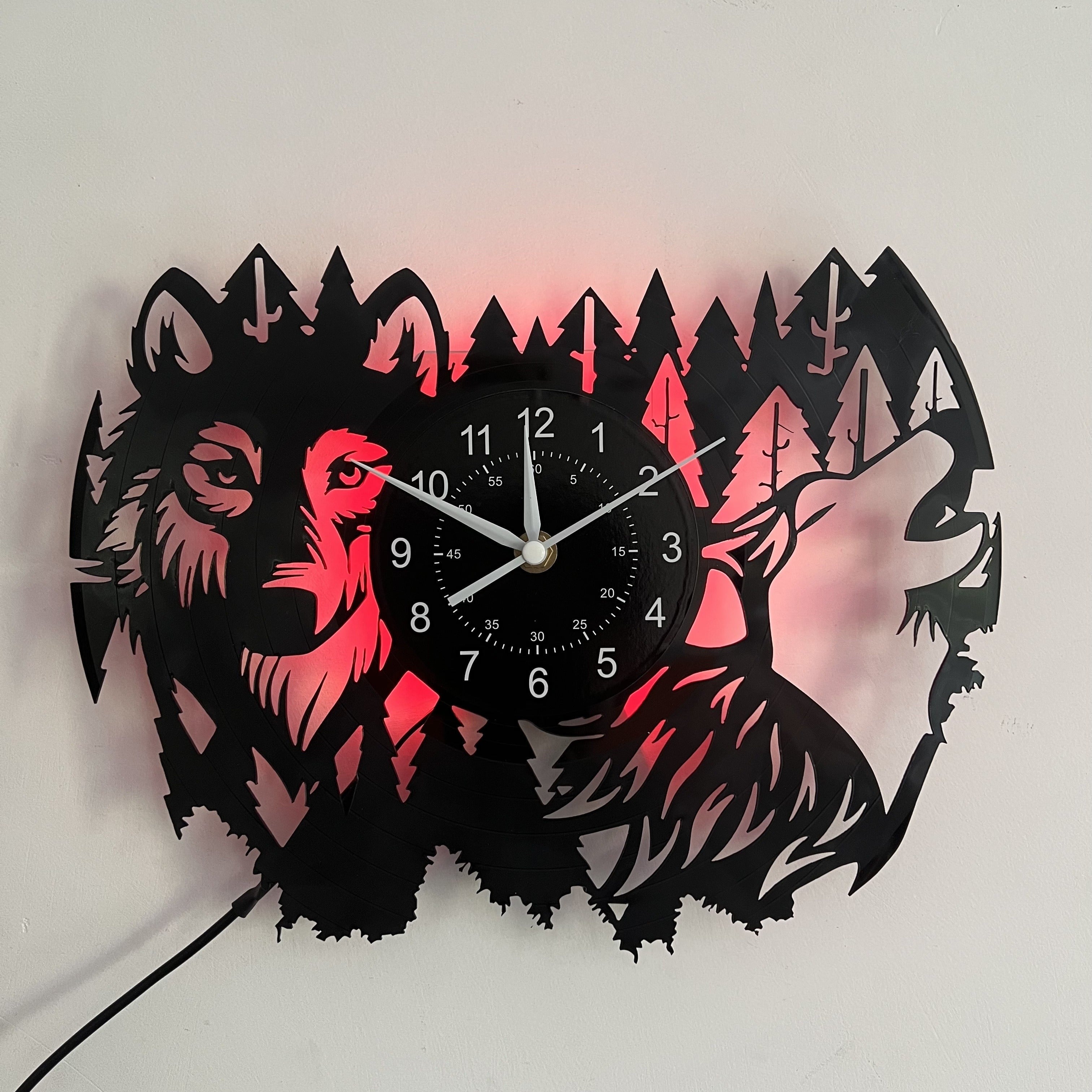 HuskyVinyl Clock – Rustieke Wandklok met Husky Design