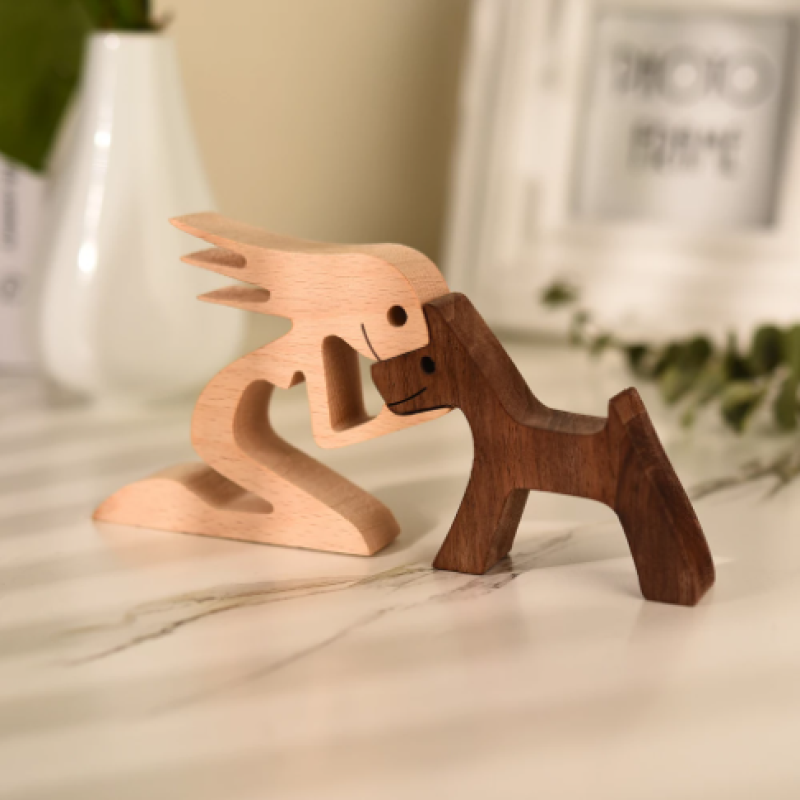 WoodenSculpt – Handgemaakt Houten Beeld voor Interieur