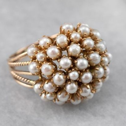 Elegante Tijdloze Ring met M prachtige Parelinleg - Clara