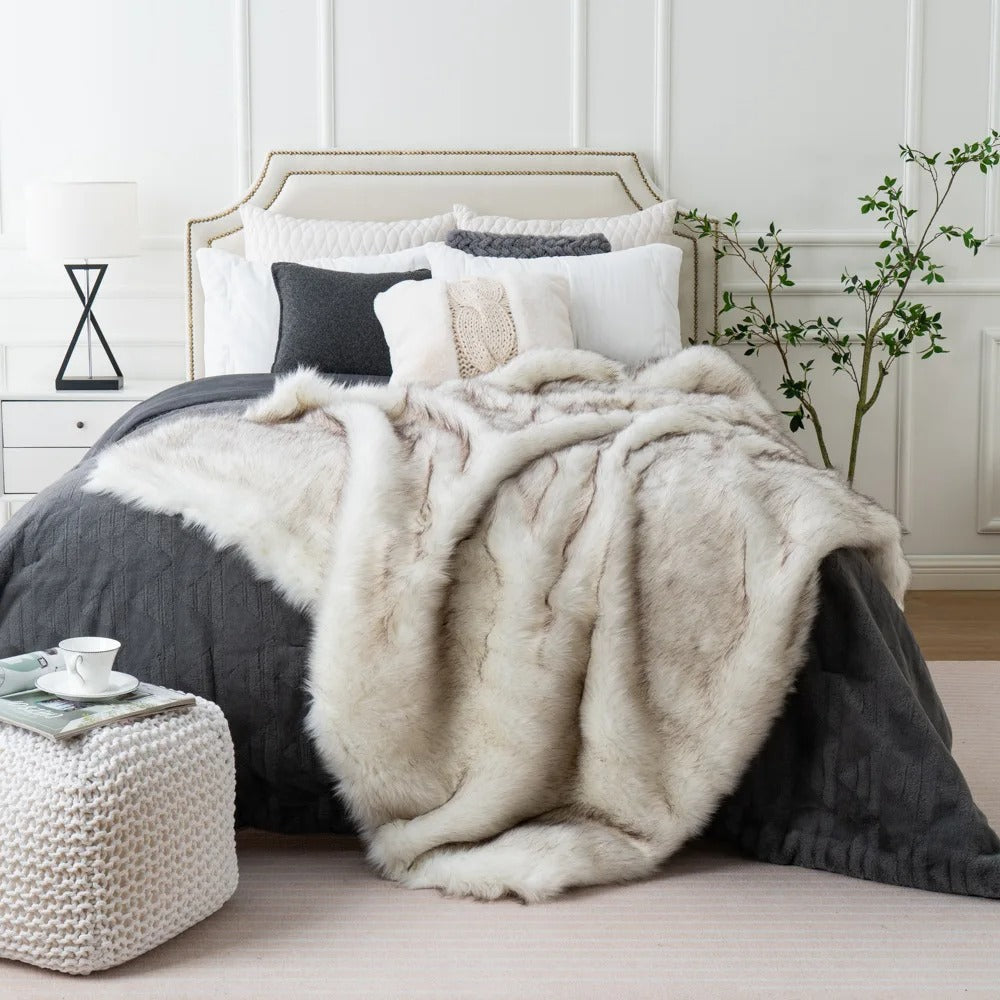 FauxFur Bliss – Luxe Synthetische Bontdeken voor Extra Comfort