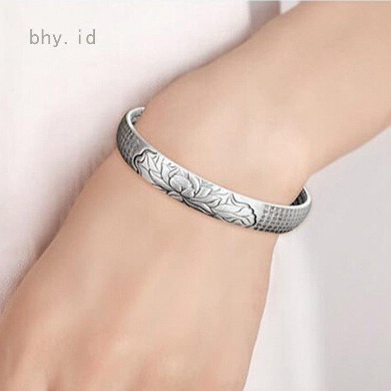 SerenitySilver Bracelet – Stijlvolle Lotusarmband