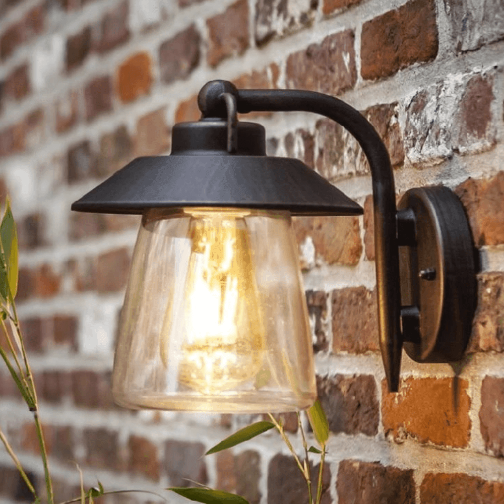 Cate Outdoor Light – Zwarte Glas & Roest LED Lamp