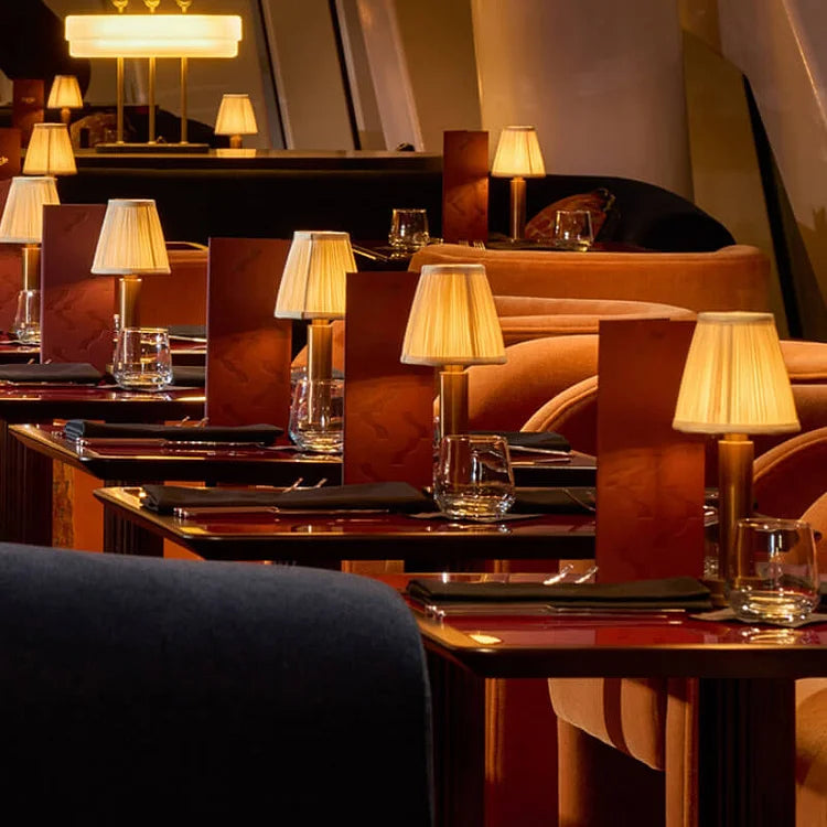 GleamLight Tafellamp - Verfijnde Messing Tafellamp voor Moderne Verlichting en Sfeer