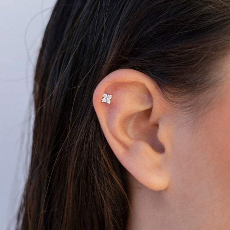 Sophie Studs – Elegante Bloemen Oorbellen
