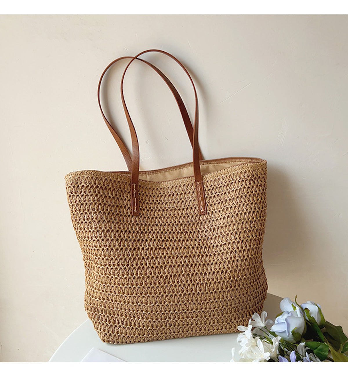 SummerBreeze Tote - Stijlvolle Rieten Tas met Leren Handvatten
