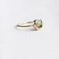 Betoverende Selene Ring met Natuurlijke Peridot en Sprankelende Zirkonstenen
